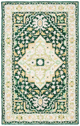 Safavieh Aspen 4'-0" x 6'-0" Rug in Green / Ivory