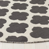 Safavieh Montauk 6'-0" x 6'-0" Rug in Dark Grey / Ivory
