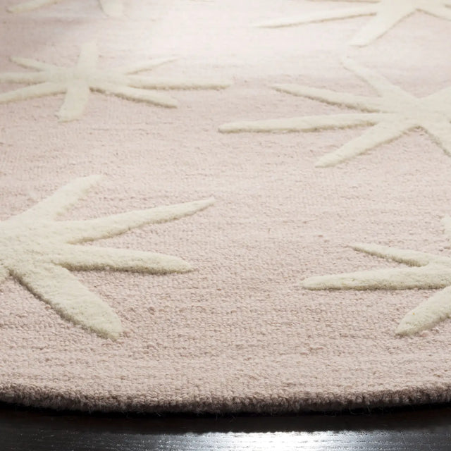 Safavieh Safavieh Kids 5'-0" x 5'-0" Rug in Pink / Ivory