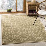 Safavieh Martha Stewart 4'-0" x 5'-7" Rug in Green / Creme