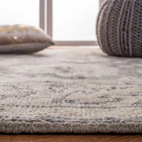 Safavieh Samarkand 6'-0" x 9'-0" Rug in Dark Grey / Beige