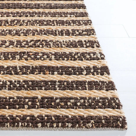 Safavieh Natural Fiber 4'-0" x 6'-0" Rug in Natural / Brown