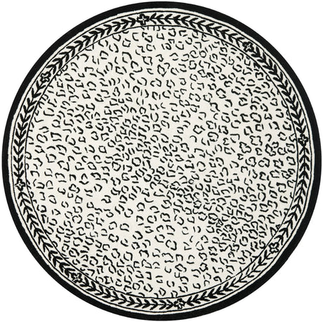 Safavieh Chelsea 5'-6" x 5'-6" Rug in Ivory / Black