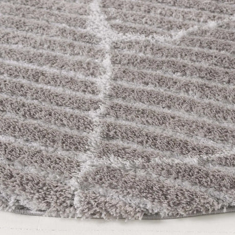 Safavieh Tahoe Shag 6'-7" x 6'-7" Rug in Grey / Ivory