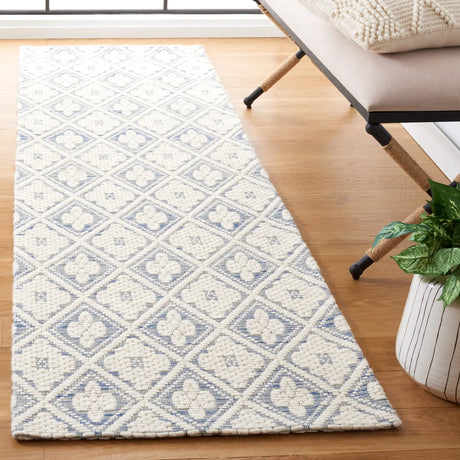 Safavieh Marbella 2'-3" x 8'-0" Rug in Blue / Ivory