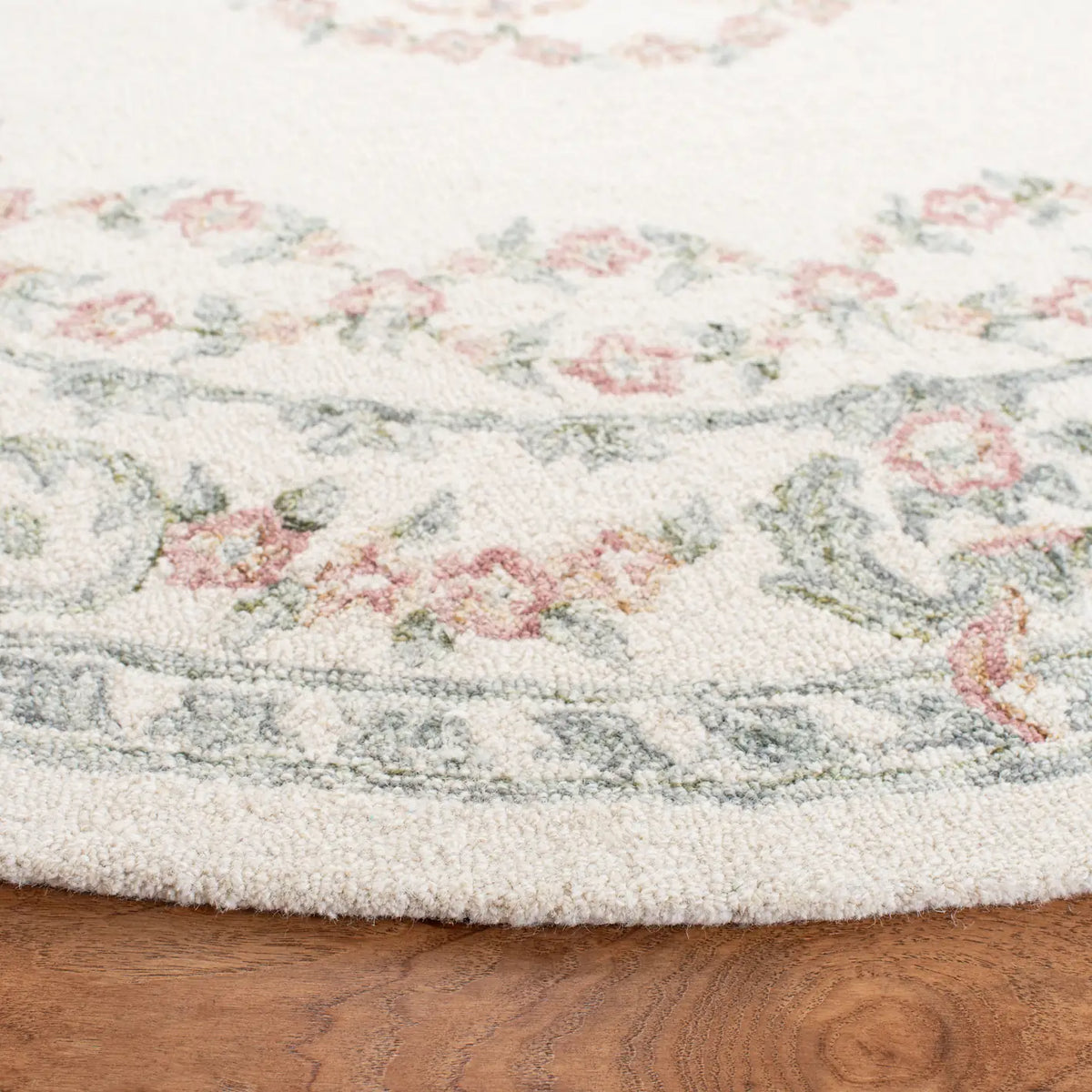 Safavieh Aubusson 6'-0" x 6'-0" Rug in Ivory / Pink