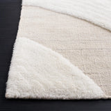 Safavieh Manhattan 4'-0" x 6'-0" Rug in Ivory / Beige
