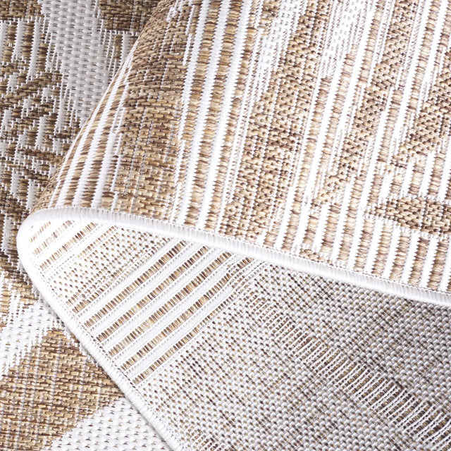 Safavieh Beach House 4'-0" x 6'-0" Rug in Brown / Ivory