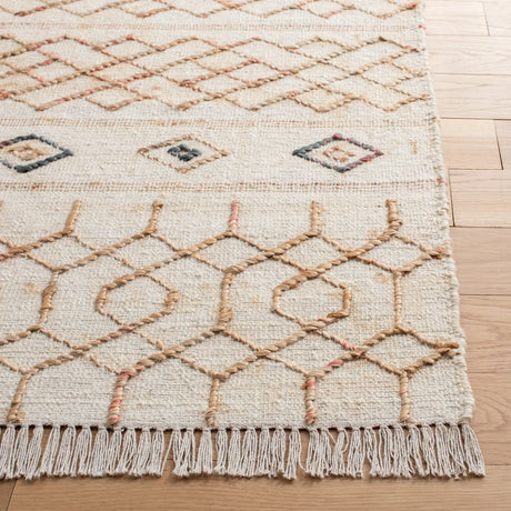 Safavieh Natural Fiber 4'-0" x 6'-0" Rug in Natural / Ivory