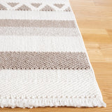 Safavieh Lotus 4'-0" x 6'-0" Rug in Ivory / Beige