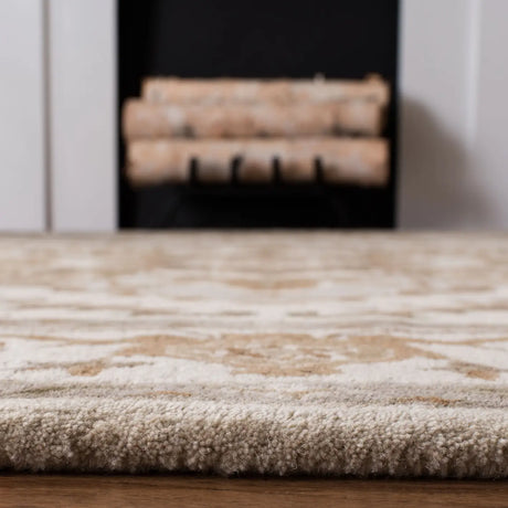 Safavieh Royalty 6'-0" x 9'-0" Rug in Beige / Sage