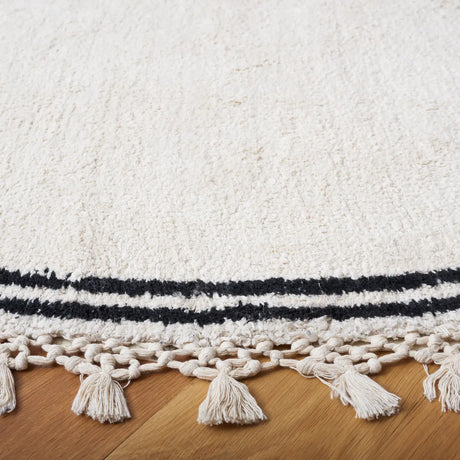 Safavieh Easy Care 6'-0" x 6'-0" Rug in Ivory