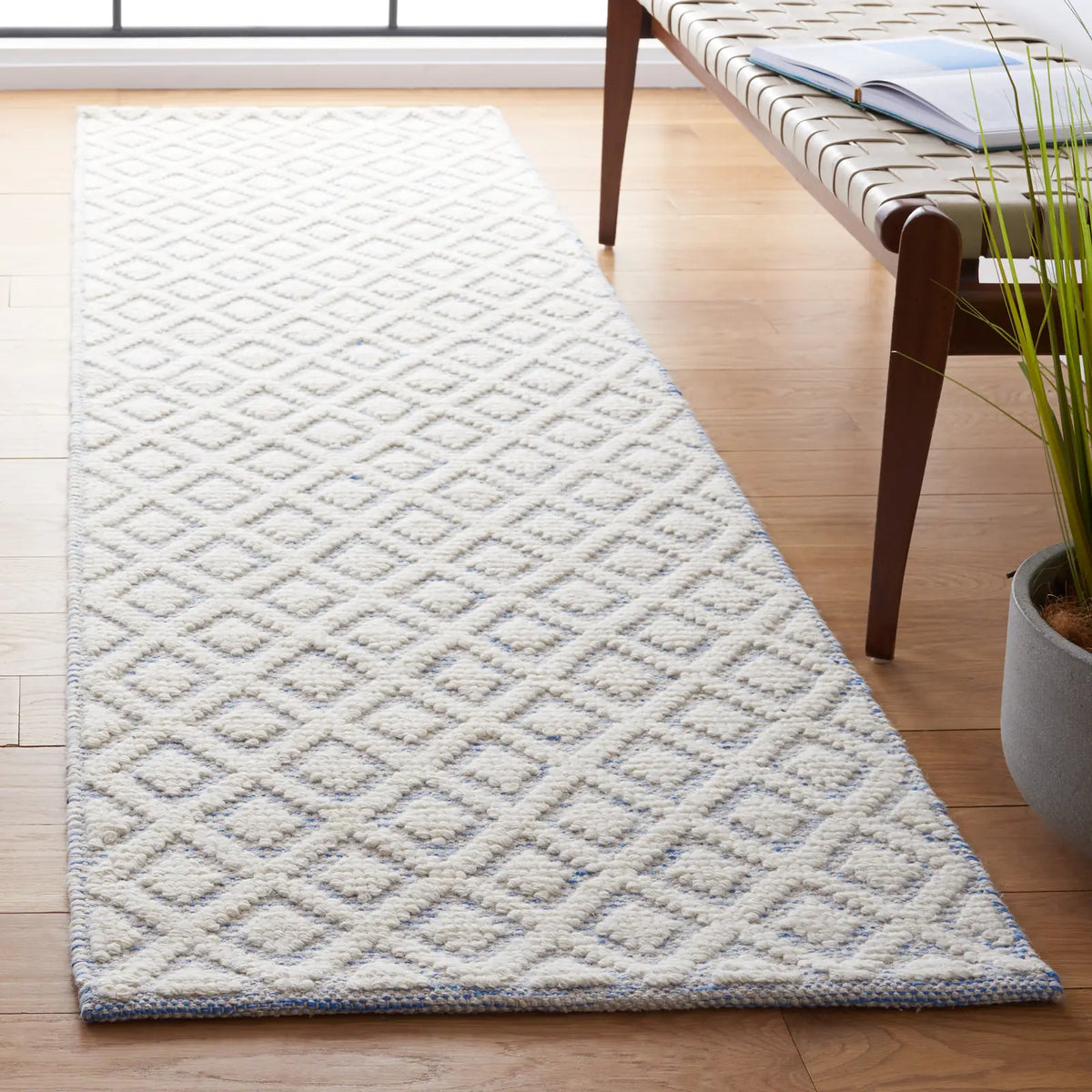 Safavieh Vermont 2'-3" x 8'-0" Rug in Ivory / Light Blue