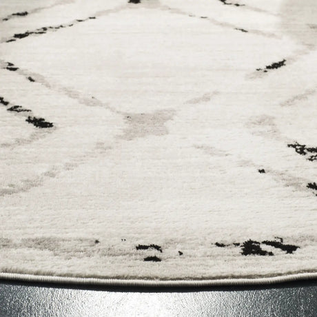Safavieh Skyler 6'-7" x 6'-7" Rug in Ivory / Grey