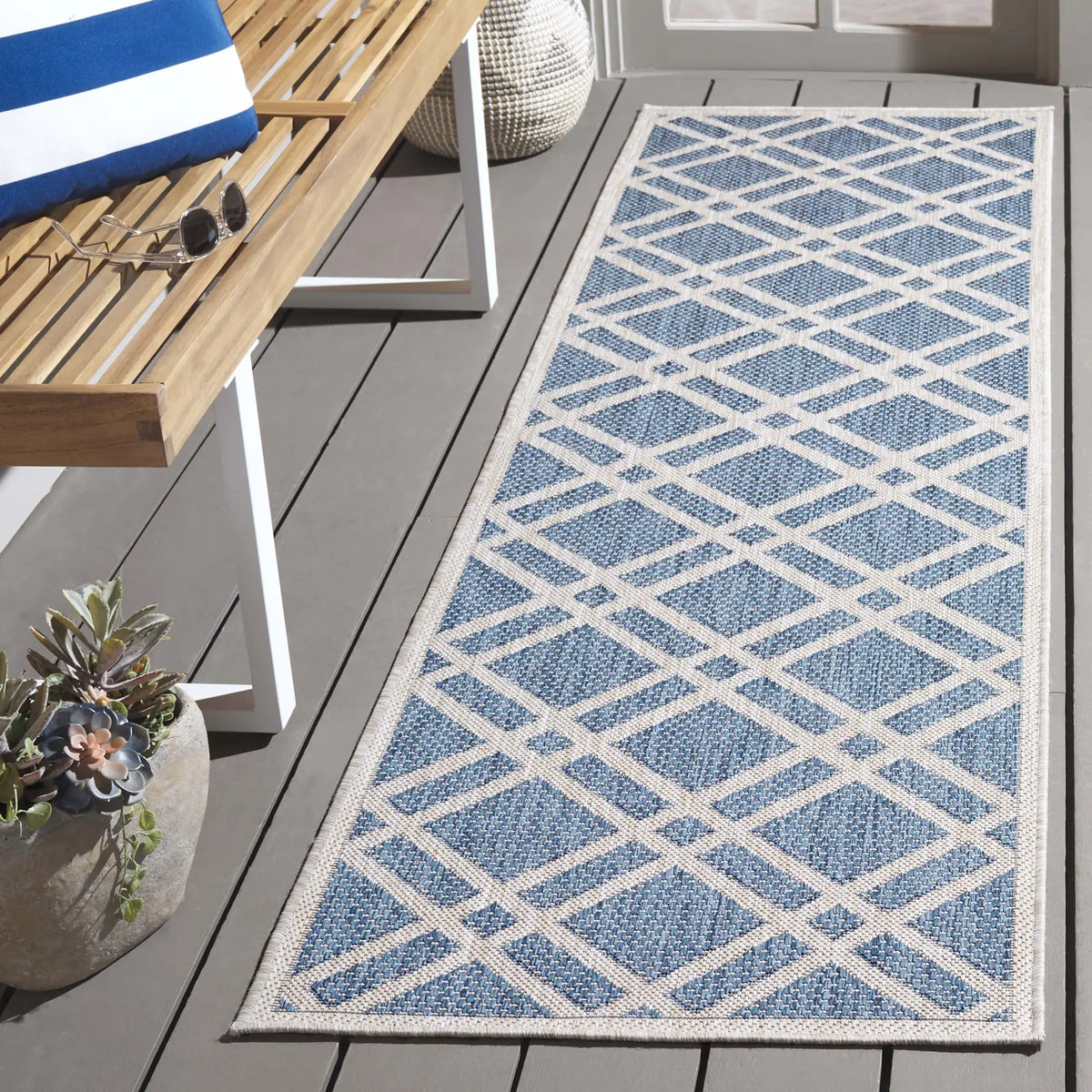 Safavieh Beach House 2'-2" x 10'-0" Rug in Blue / Ivory