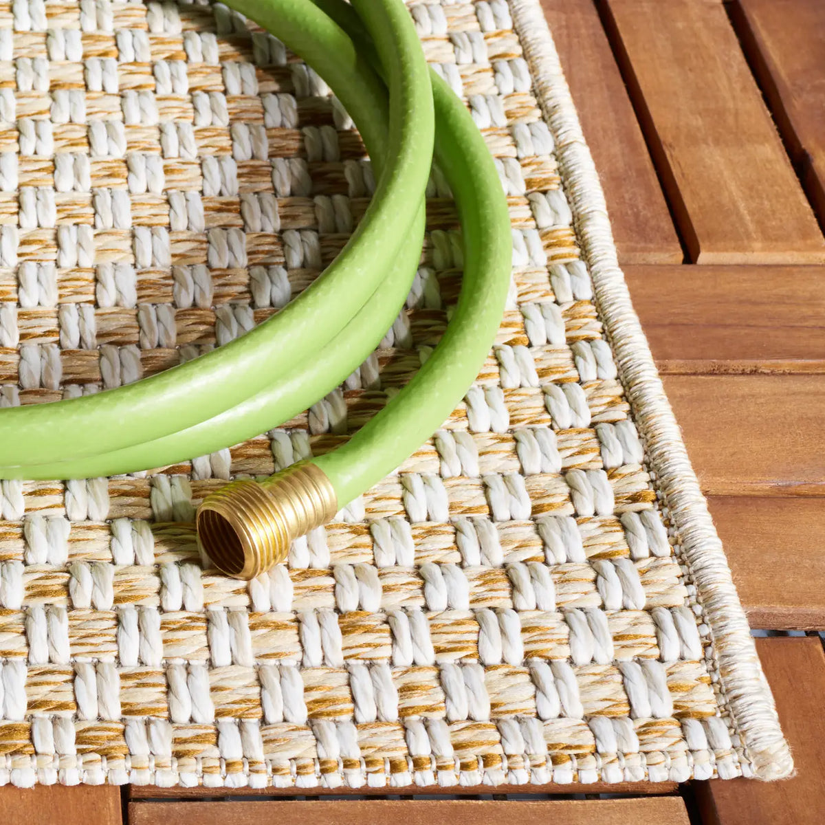 Safavieh Sisal All-Weather 4'-0" x 6'-0" Rug in Natural / Ivory