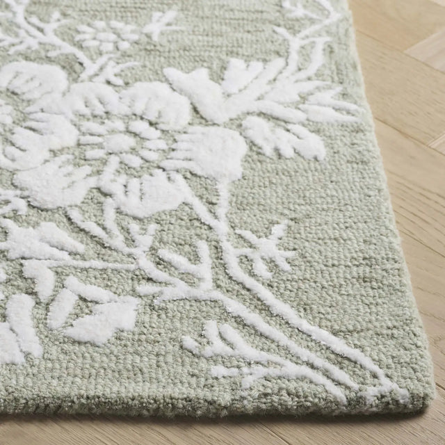 Safavieh Glamour 4'-0" x 6'-0" Rug in Sage / Ivory