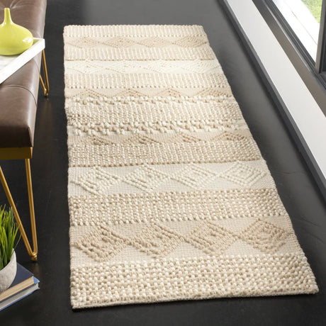 Safavieh Natura 2'-3" x 10'-0" Rug in Beige / Ivory