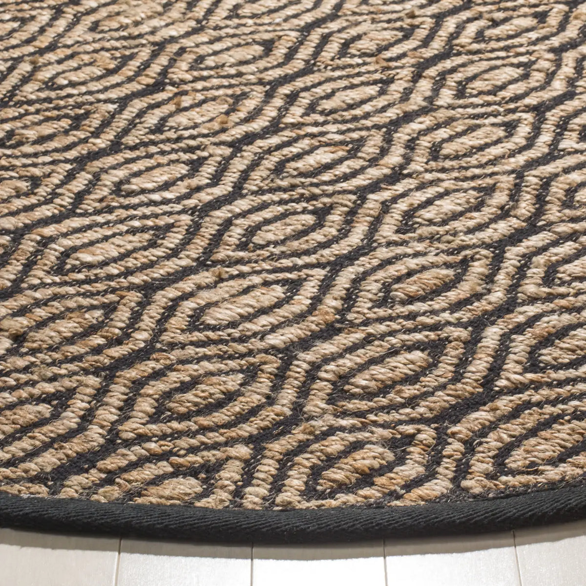 Safavieh Cape Cod 6'-0" x 6'-0" Rug in Black / Natural