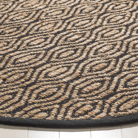 Safavieh Cape Cod 6'-0" x 6'-0" Rug in Black / Natural