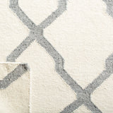 Safavieh Dhurries 5'-0" x 8'-0" Rug in Ivory / Grey