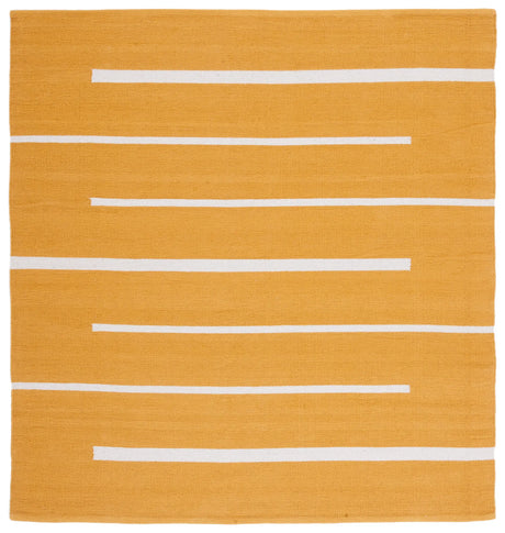 Safavieh Montauk 6'-0" x 6'-0" Rug in Gold / Ivory