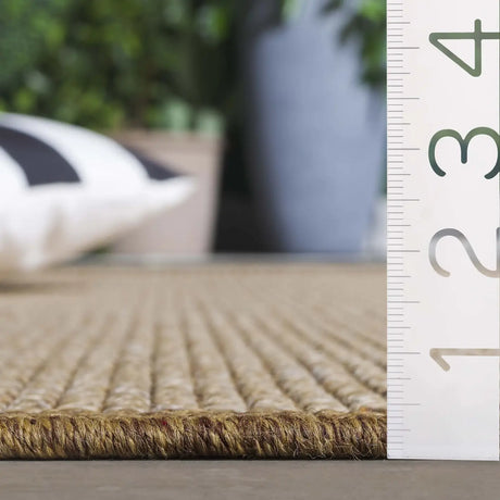 Safavieh Wicker 4'-0" x 6'-0" Rug in Natural / Brown