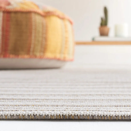 Safavieh Martha Stewart 5'-0" x 7'-0" Rug in Taupe / Cream