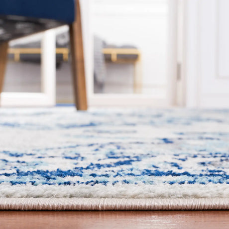 Safavieh Tulum 4'-0" x 6'-0" Rug in Ivory / Blue