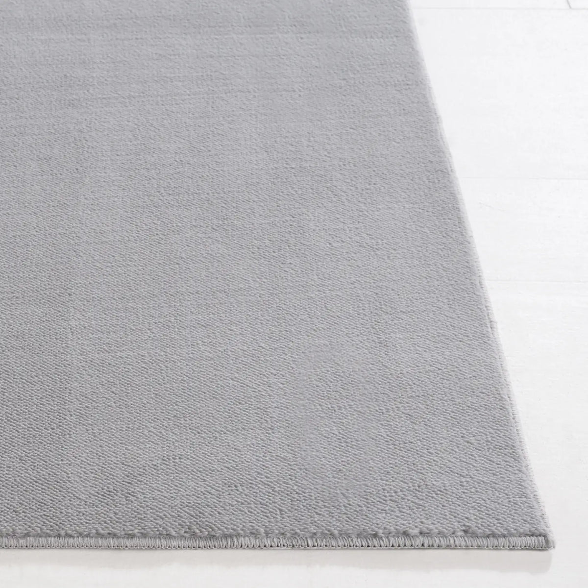 Safavieh Loft 300 4'-0" x 6'-0" Rug in Grey