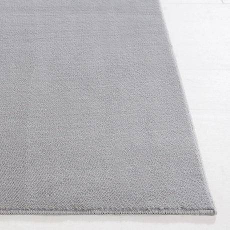 Safavieh Loft 300 4'-0" x 6'-0" Rug in Grey