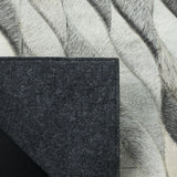 Safavieh Studio Leather 4'-0" x 6'-0" Rug in Ivory / Grey