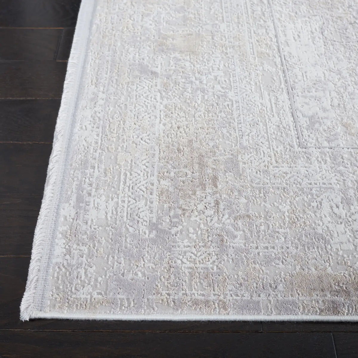 Safavieh Signature 400 5'-3" x 7'-7" Rug in Grey / Ivory