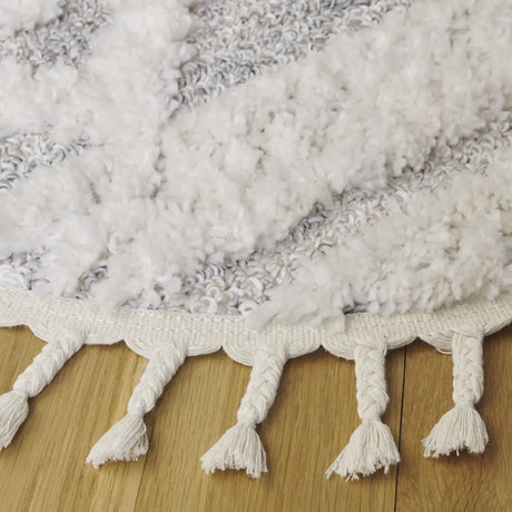 Safavieh Moroccan Tassel Shag 3'-0" x 3'-0" Rug in Ivory / Beige