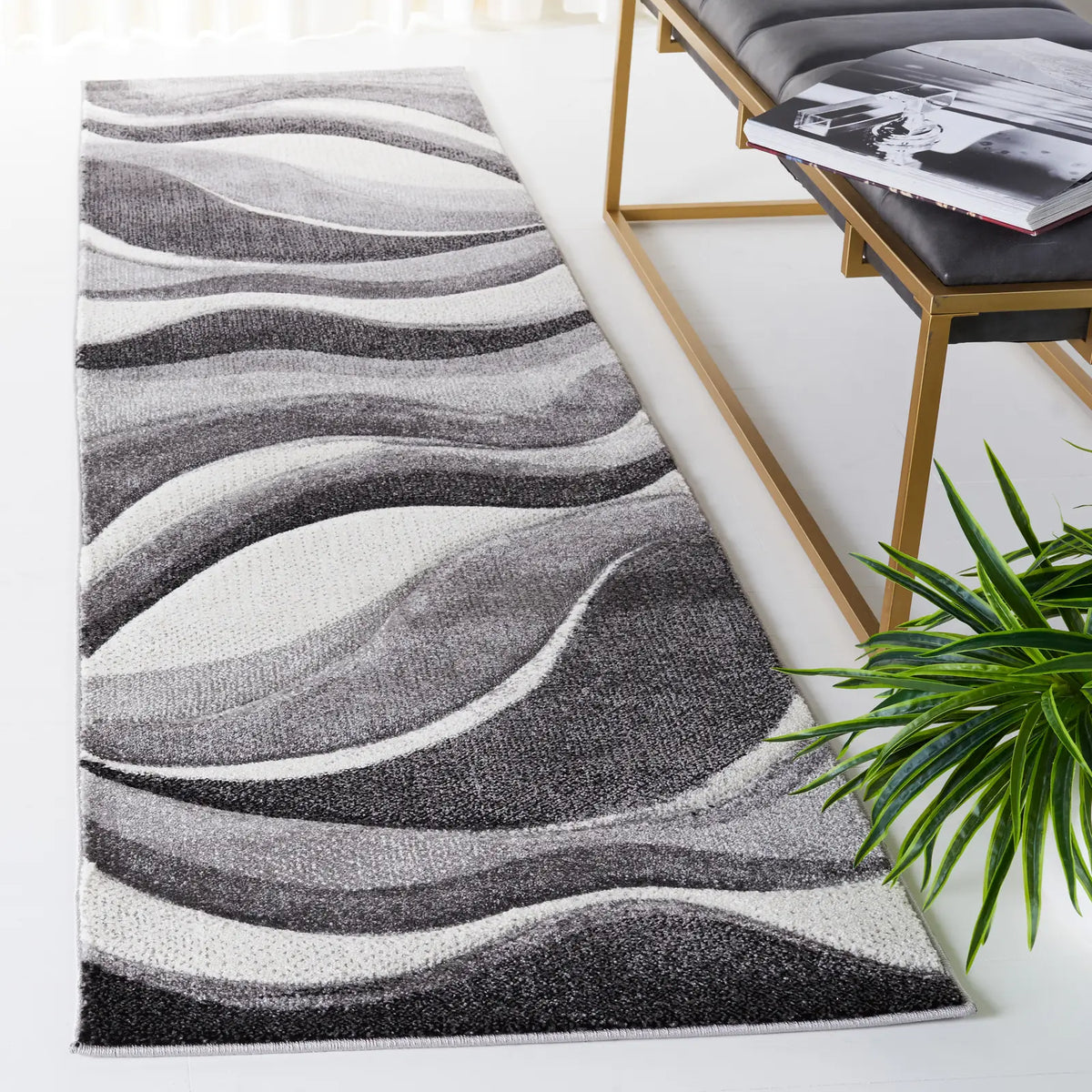 Safavieh Hollywood 2'-3" x 10'-0" Rug in Grey / Ivory