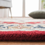 Safavieh Heritage 4'-0" x 6'-0" Rug in Ivory / Red