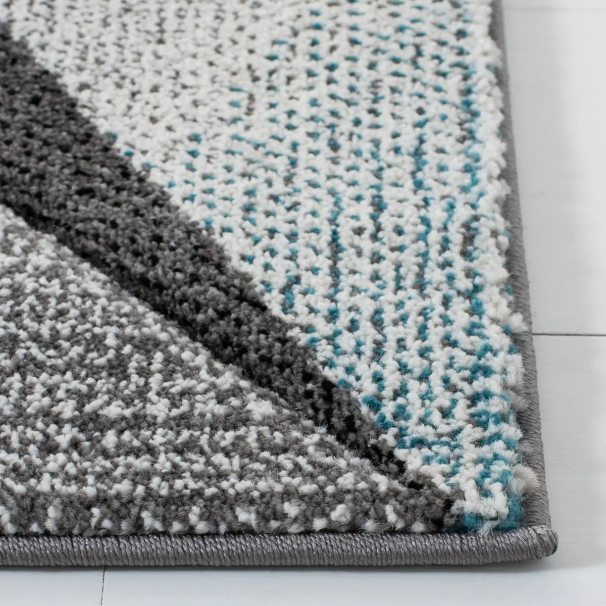 Safavieh Hollywood 4'-0" x 6'-0" Rug in Grey / Blue