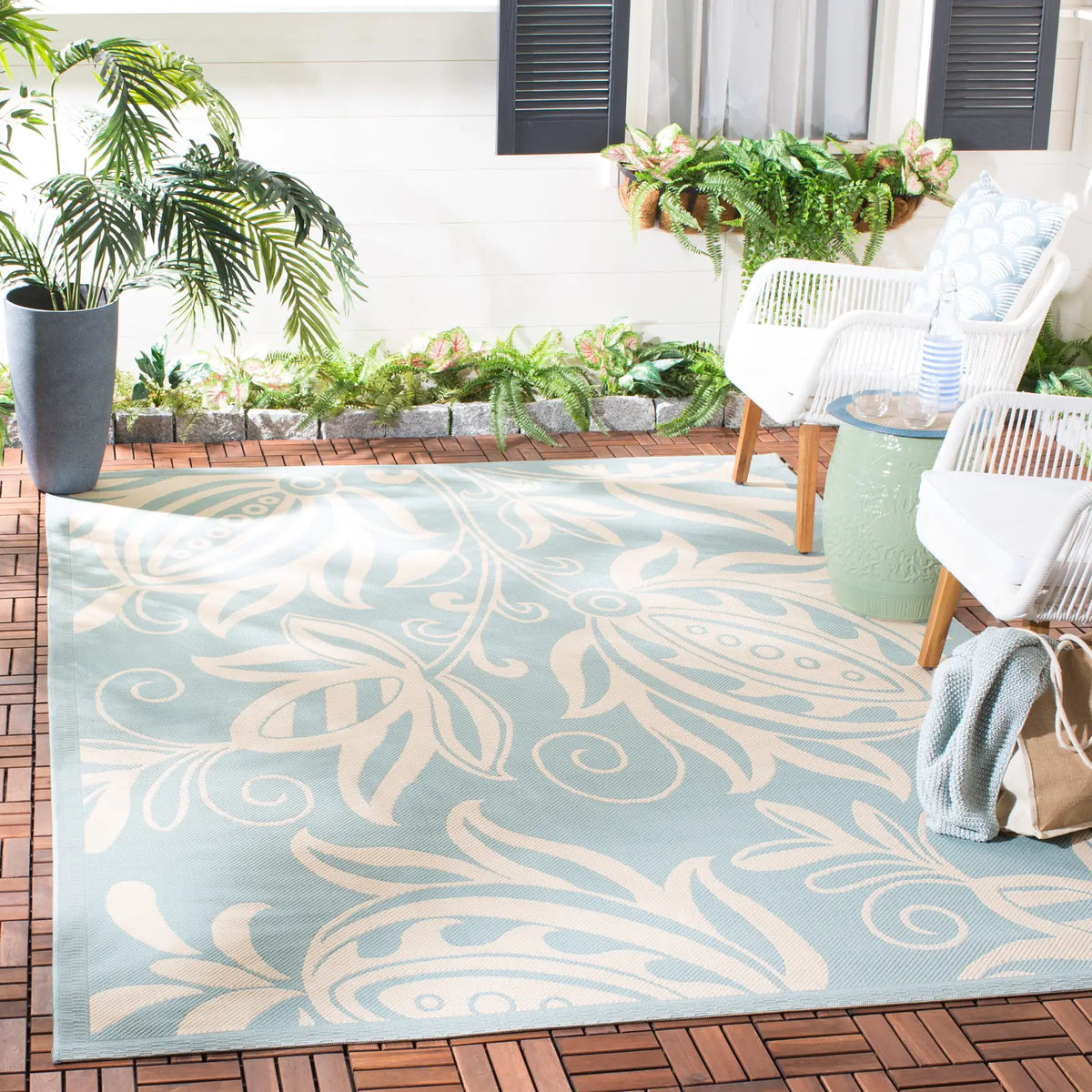 Safavieh Courtyard 4'-0" x 5'-7" Rug in Aqua / Cream