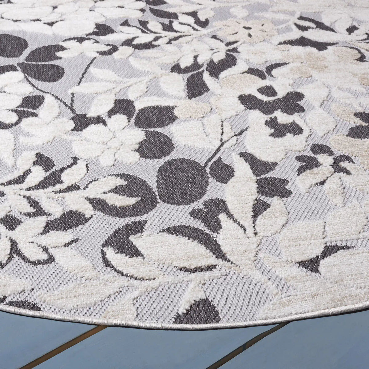 Safavieh Cabana 6'-7" x 6'-7" Rug in Ivory / Charcoal
