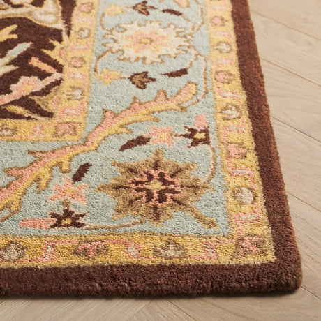 Safavieh Antiquity 4'-0" x 6'-0" Rug in Brown / Green