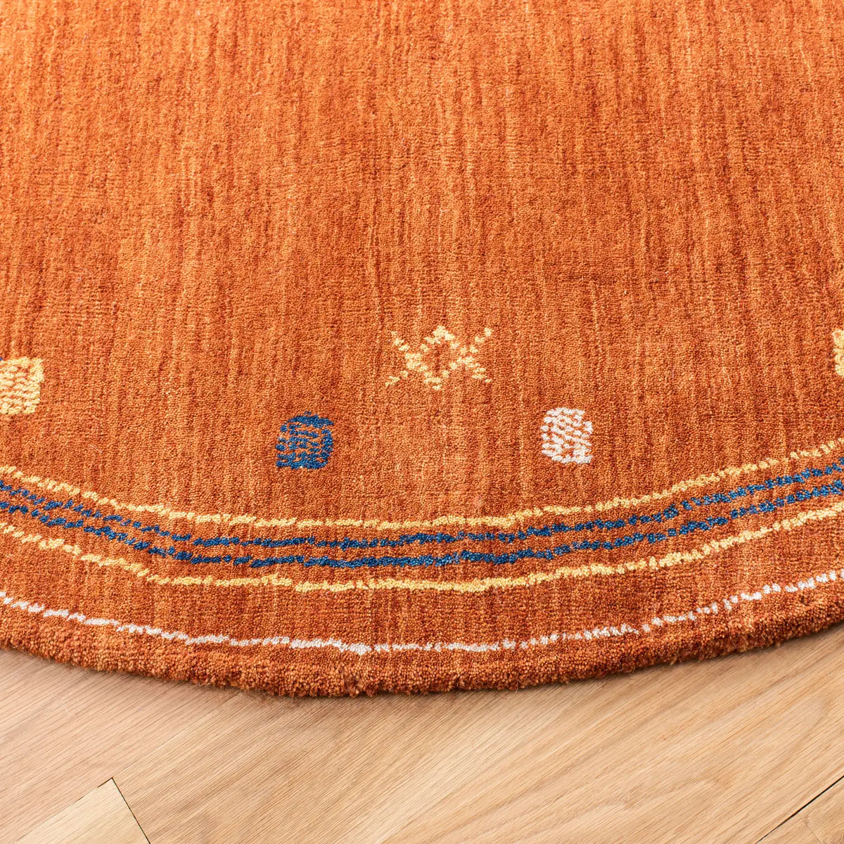 Safavieh Himalaya 6'-0" x 6'-0" Rug in Rust