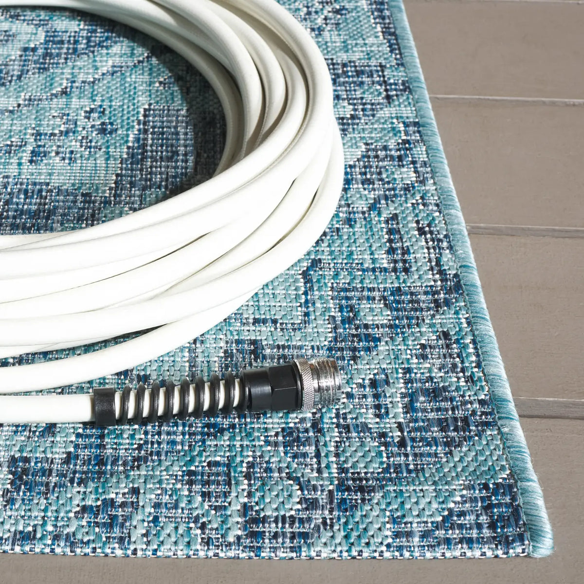 Safavieh Courtyard 4'-0" x 5'-7" Rug in Navy / Aqua