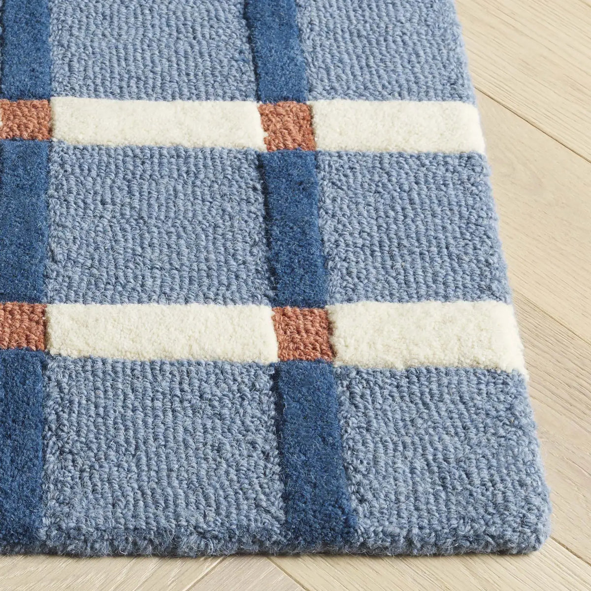 Safavieh Genre 4'-0" x 6'-0" Rug in Blue / Ivory