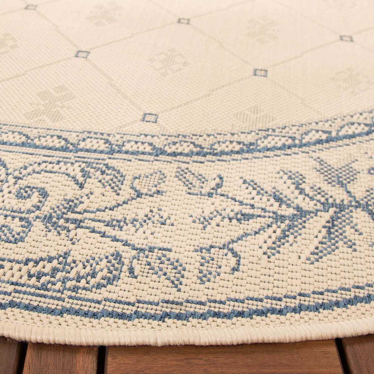 Safavieh Courtyard 5'-3" x 5'-3" Rug in Natural / Blue