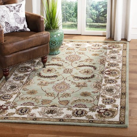 Safavieh Heritage 4'-0" x 6'-0" Rug in Sage / Ivory