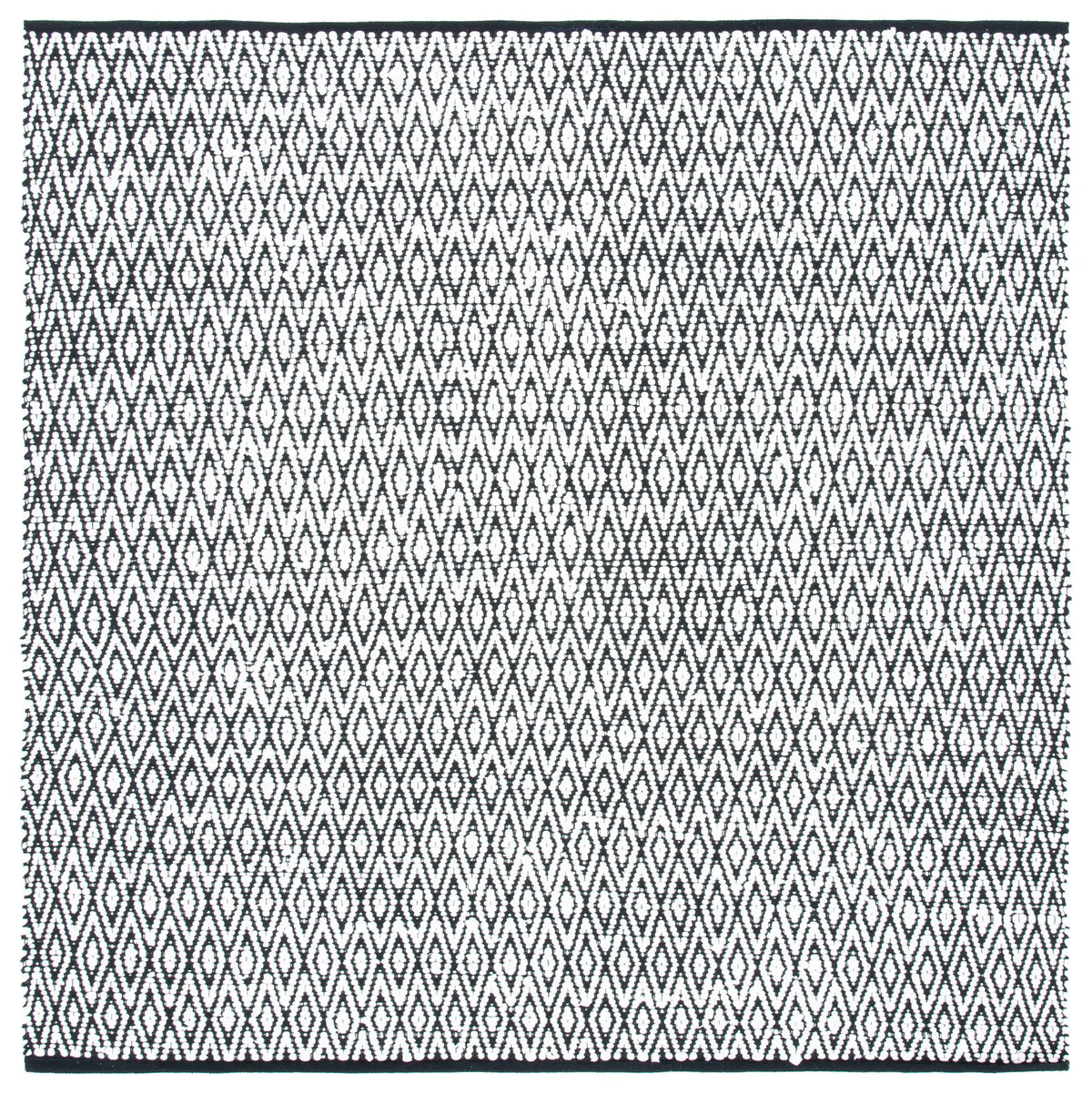 Safavieh Montauk 6'-0" x 6'-0" Rug in Ivory / Black