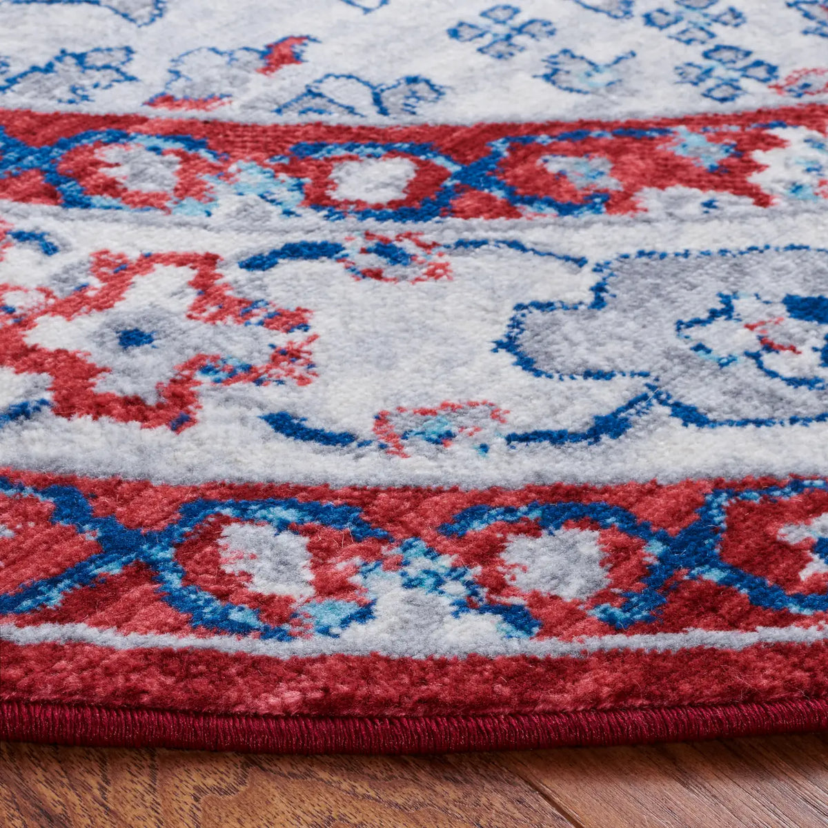 Safavieh Brentwood 6'-7" x 6'-7" Rug in Red / Ivory