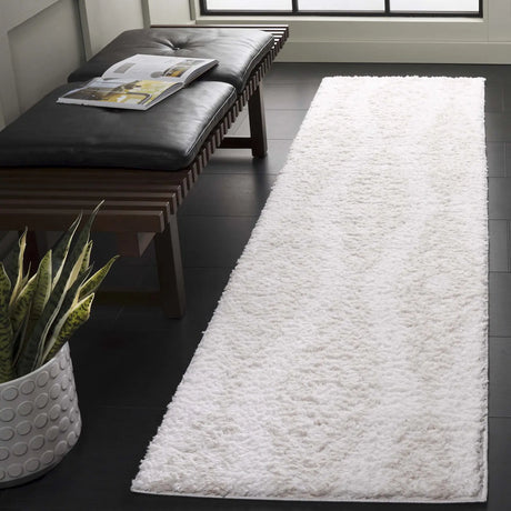 Safavieh Rumi Shag 2'-2" x 8'-0" Rug in Ivory / Light Beige