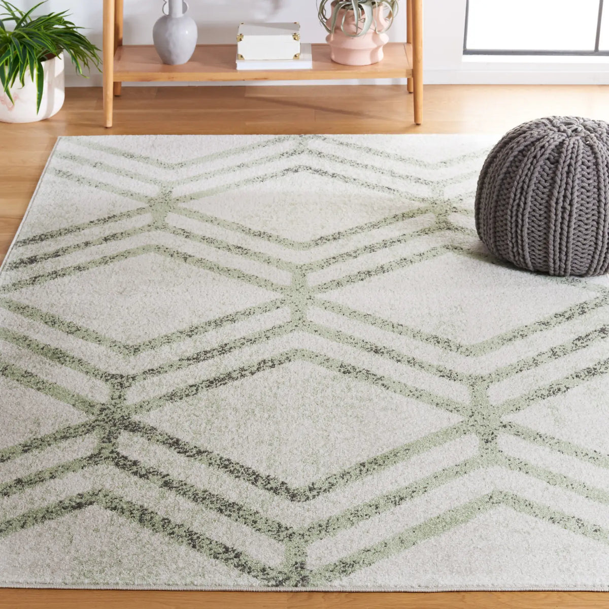 Safavieh Adirondack 4'-0" x 6'-0" Rug in Ivory / Sage