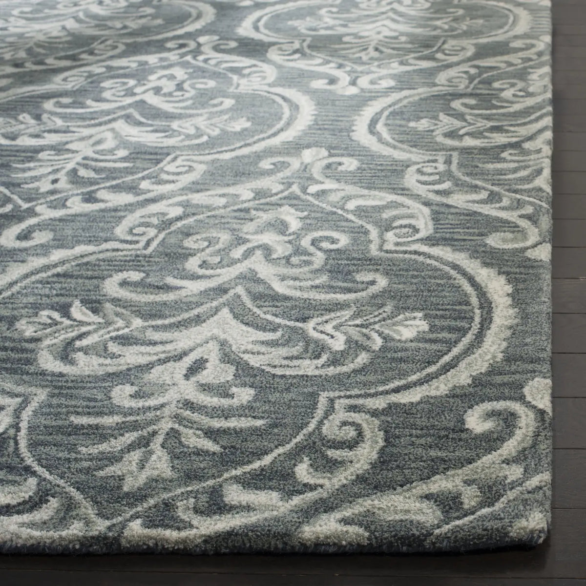 Safavieh Blossom 5'-0" x 8'-0" Rug in Blue / Sage